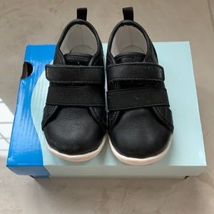 Stride Rite Black SRT Riley Toddler Sneaker - APMA approved toddler shoes